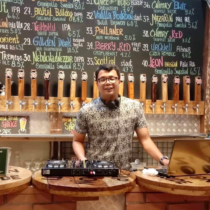 Tap Station Makati Gig – Every&nbsp;Friday/Saturday